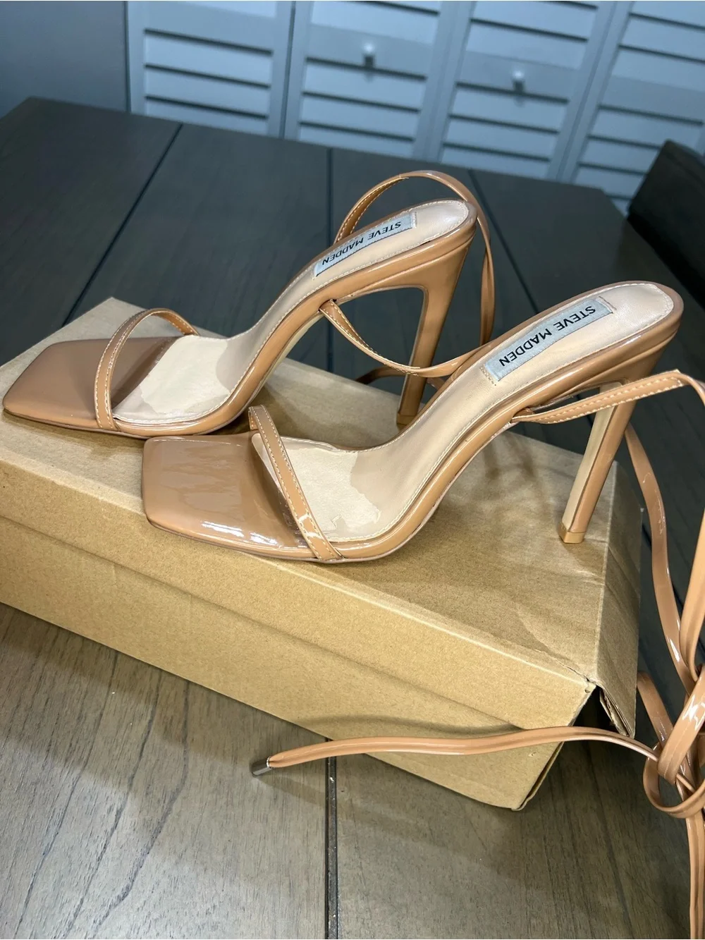 Steve Madden Uplift Camel Patent Heel Size 8